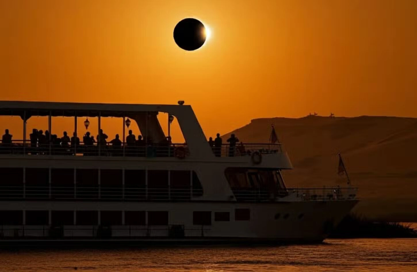 Solar eclipse seen during a cruise